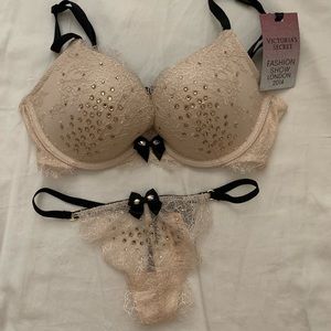 NWT Victoria’s Secret 32C XS 2014 Fashion Show Limited Edition Rhinestone Set